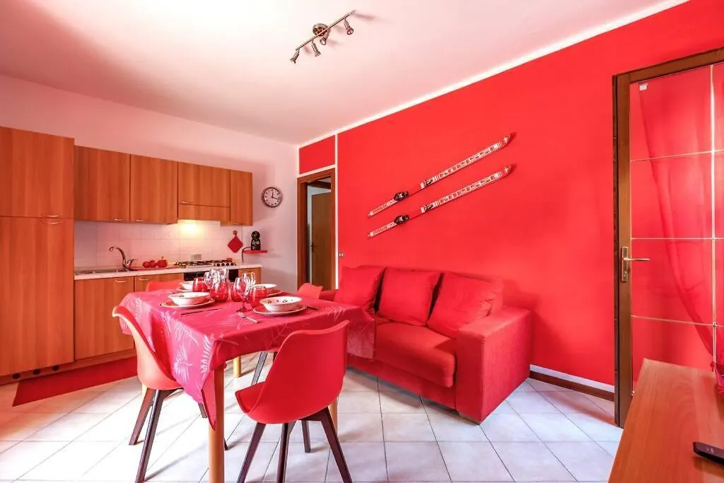 Happy Guest Apartments - Mountain Panorama Borno İtalya